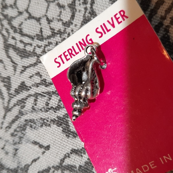 NIP, Vintage Sterling Silver Shell Charm, - Picture 2 of 2
